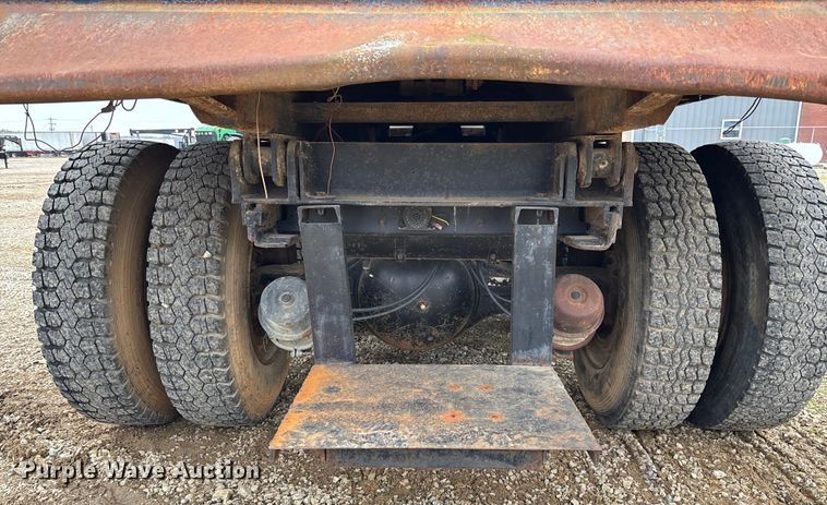 image for item EV3437 1988 GMC C7 dump truck