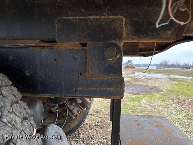 image for item EV3437 1988 GMC C7 dump truck