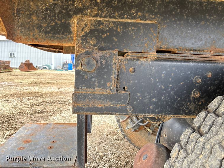 image for item EV3437 1988 GMC C7 dump truck