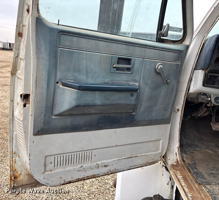 image for item EV3437 1988 GMC C7 dump truck