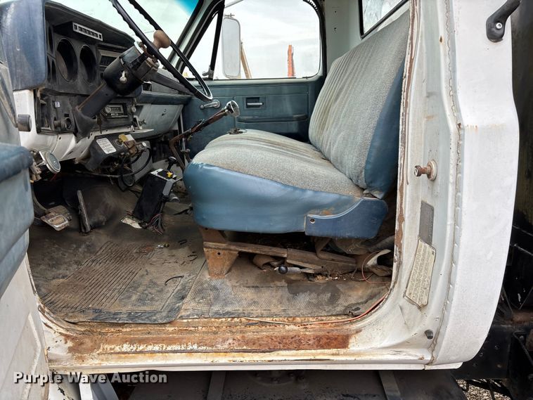 image for item EV3437 1988 GMC C7 dump truck