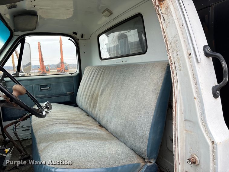 image for item EV3437 1988 GMC C7 dump truck