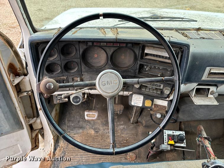 image for item EV3437 1988 GMC C7 dump truck