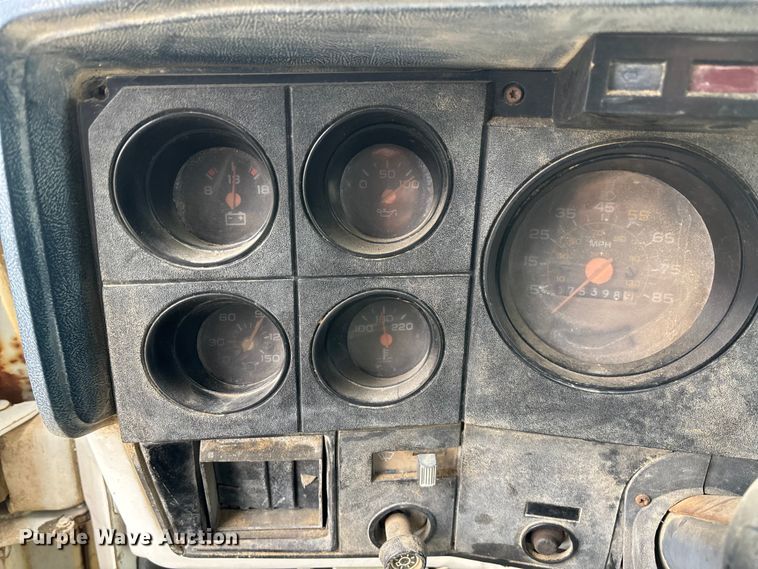 image for item EV3437 1988 GMC C7 dump truck