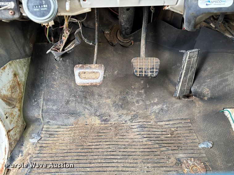 image for item EV3437 1988 GMC C7 dump truck