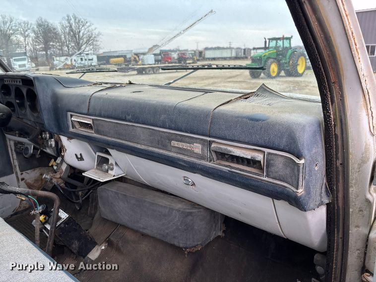 image for item EV3437 1988 GMC C7 dump truck