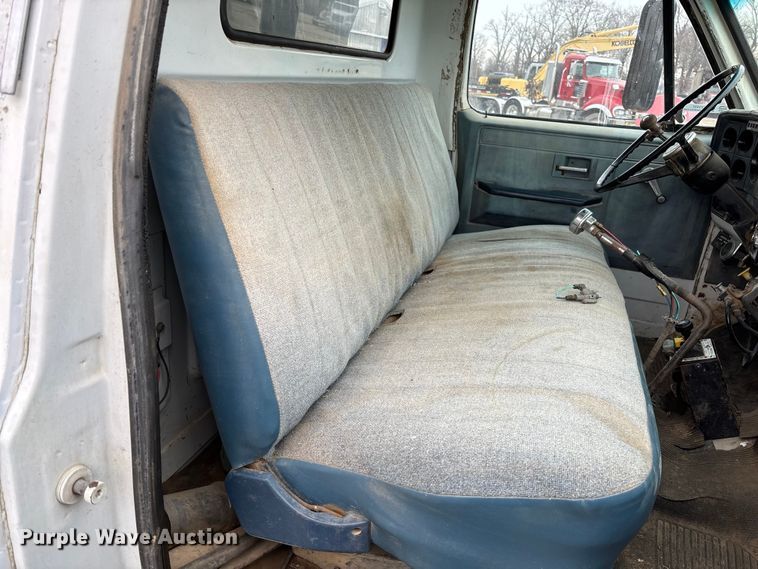 image for item EV3437 1988 GMC C7 dump truck