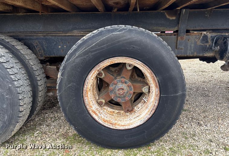 image for item EV3437 1988 GMC C7 dump truck