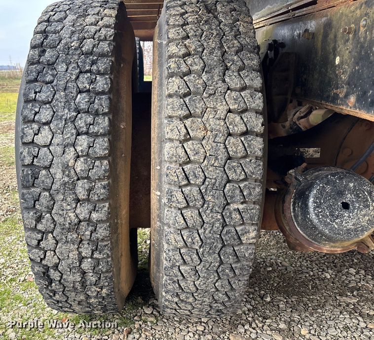 image for item EV3437 1988 GMC C7 dump truck