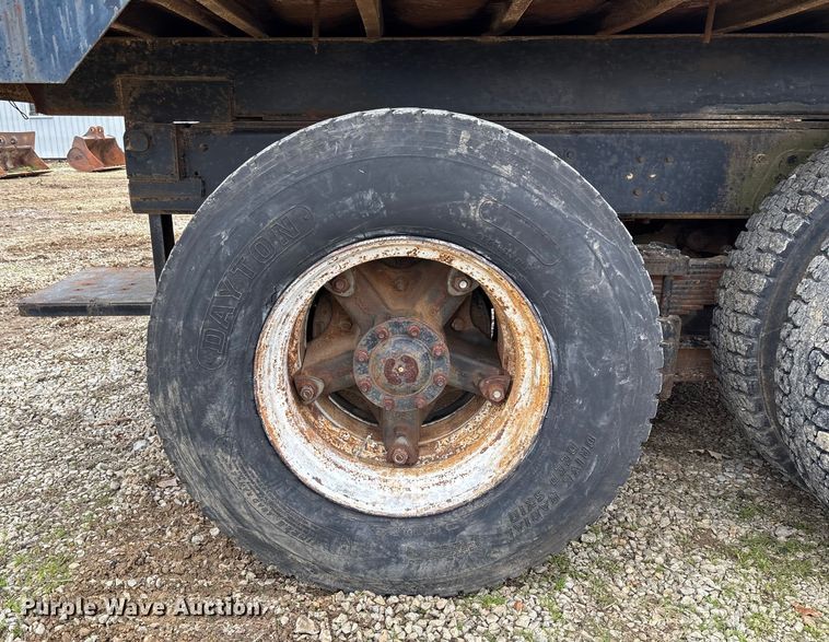 image for item EV3437 1988 GMC C7 dump truck