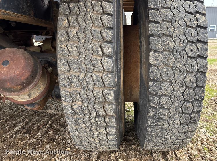 image for item EV3437 1988 GMC C7 dump truck