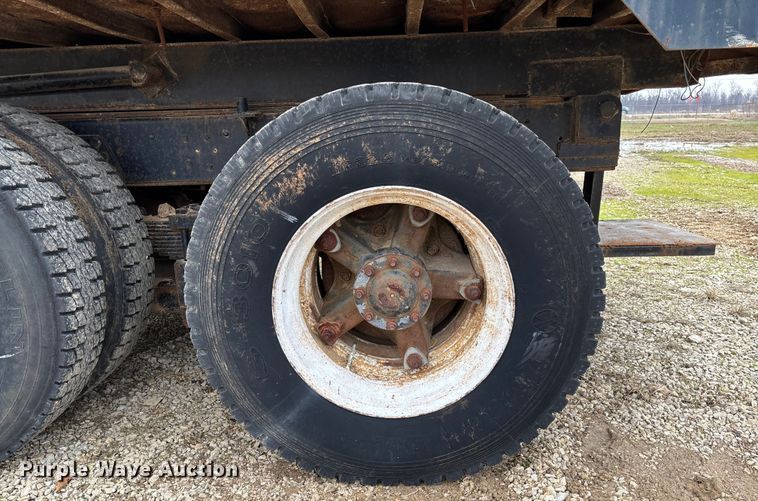 image for item EV3437 1988 GMC C7 dump truck