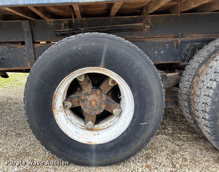 image for item EV3437 1988 GMC C7 dump truck