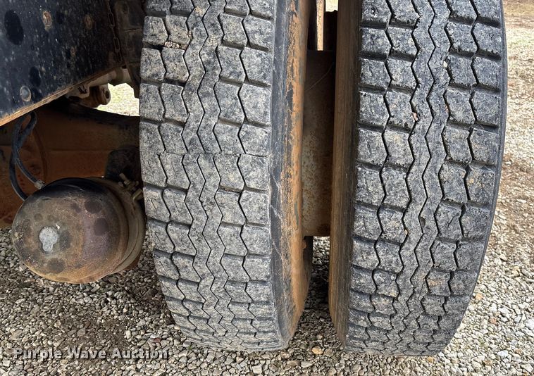 image for item EV3437 1988 GMC C7 dump truck