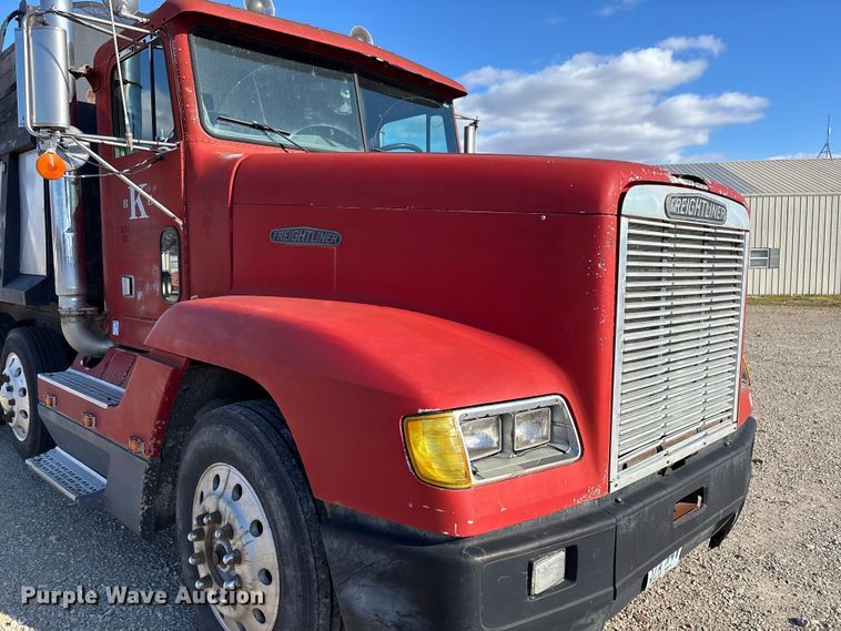 image for item EV3470 1990 Freightliner USF-1E dump truck