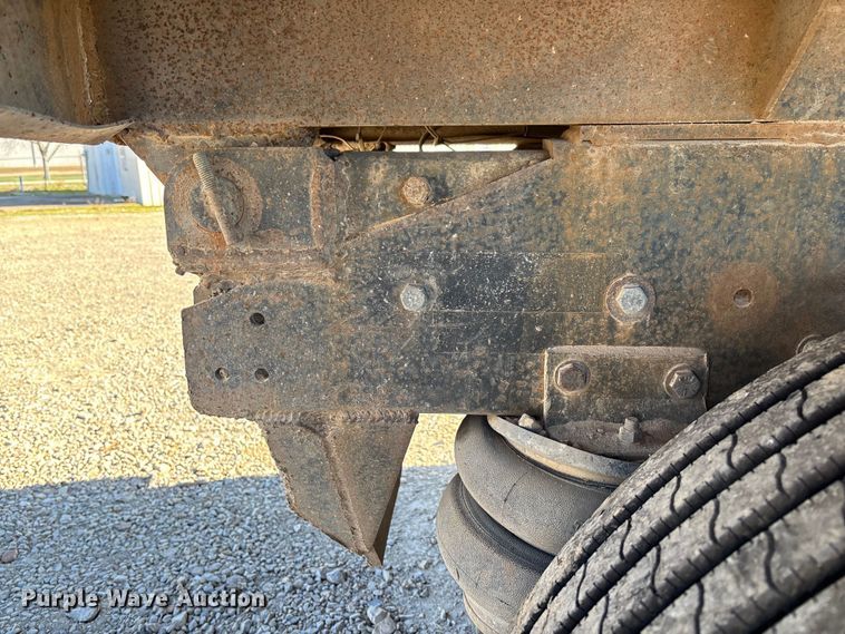 image for item EV3470 1990 Freightliner USF-1E dump truck