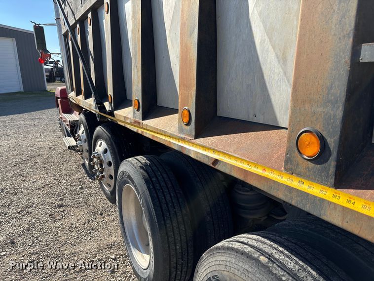 image for item EV3470 1990 Freightliner USF-1E dump truck