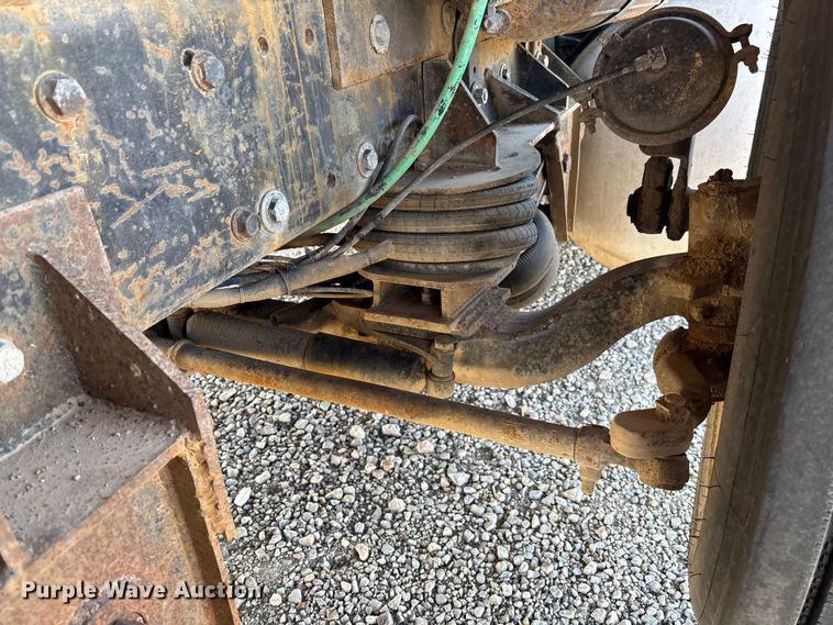 image for item EV3470 1990 Freightliner USF-1E dump truck