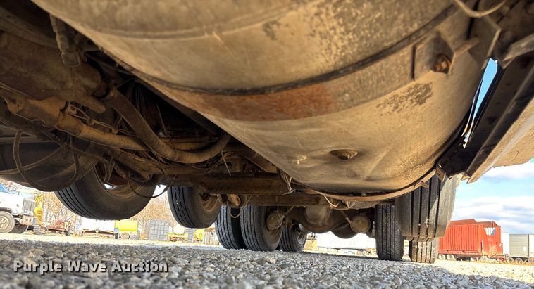 image for item EV3470 1990 Freightliner USF-1E dump truck