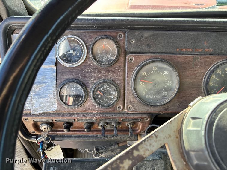 image for item EV3470 1990 Freightliner USF-1E dump truck