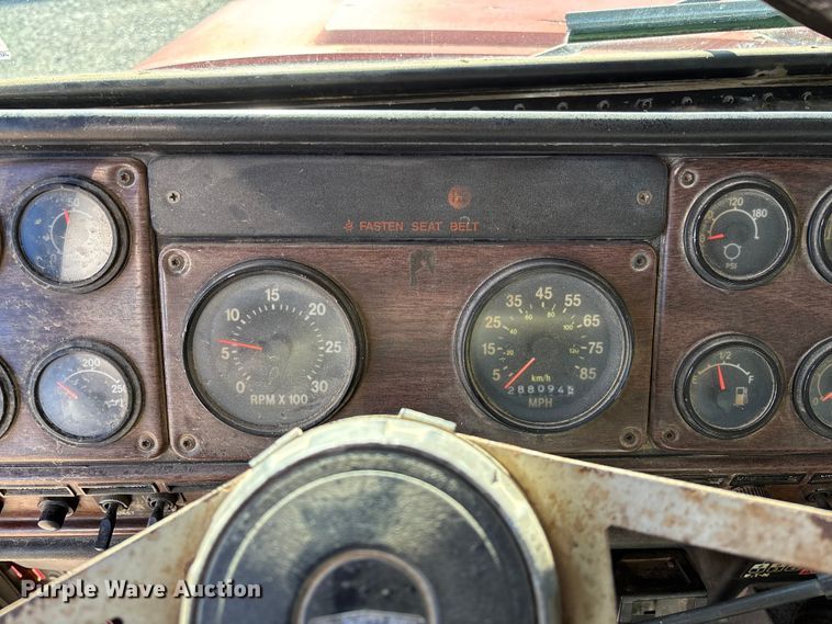 image for item EV3470 1990 Freightliner USF-1E dump truck