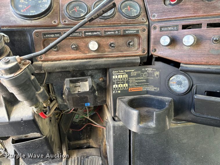 image for item EV3470 1990 Freightliner USF-1E dump truck