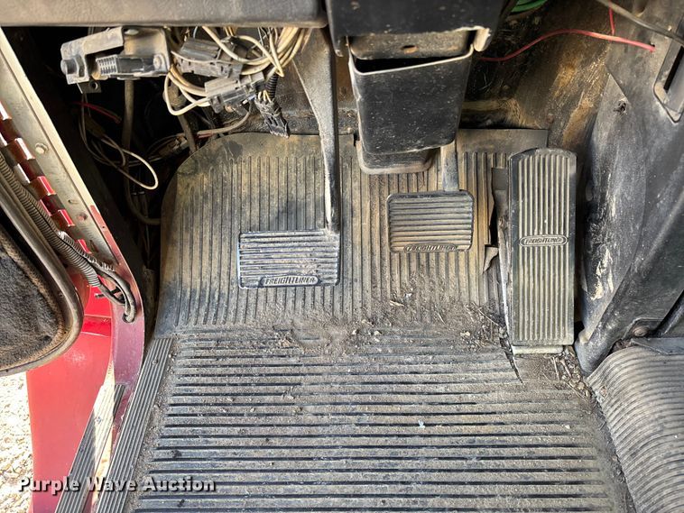 image for item EV3470 1990 Freightliner USF-1E dump truck