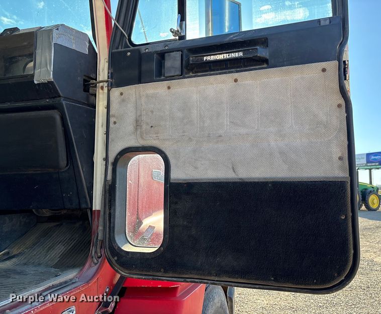 image for item EV3470 1990 Freightliner USF-1E dump truck