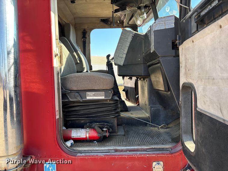 image for item EV3470 1990 Freightliner USF-1E dump truck