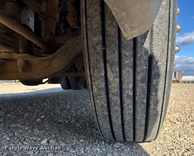 image for item EV3470 1990 Freightliner USF-1E dump truck