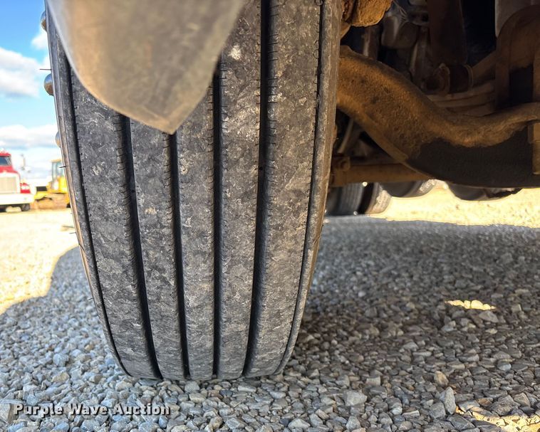 image for item EV3470 1990 Freightliner USF-1E dump truck