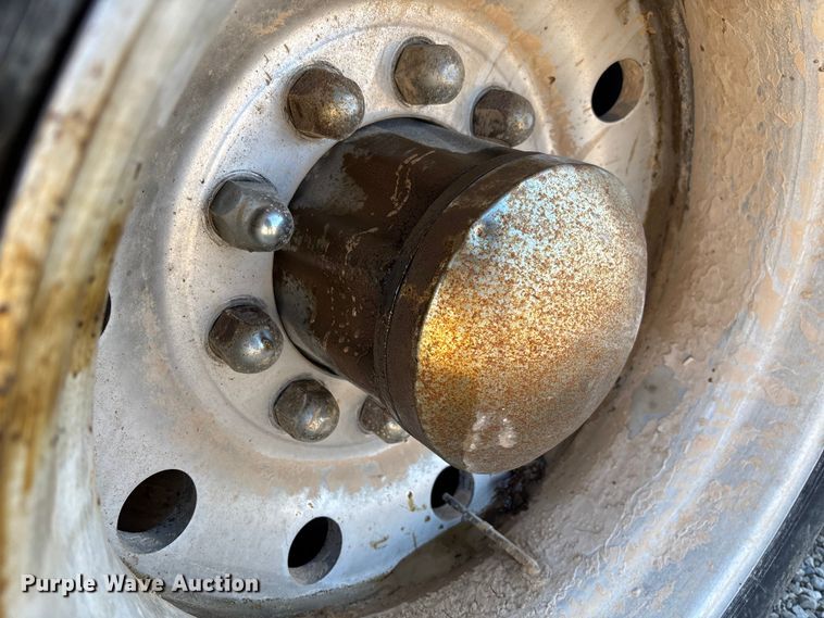 image for item EV3470 1990 Freightliner USF-1E dump truck