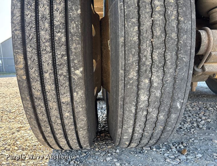 image for item EV3470 1990 Freightliner USF-1E dump truck