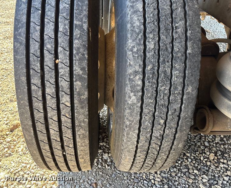 image for item EV3470 1990 Freightliner USF-1E dump truck