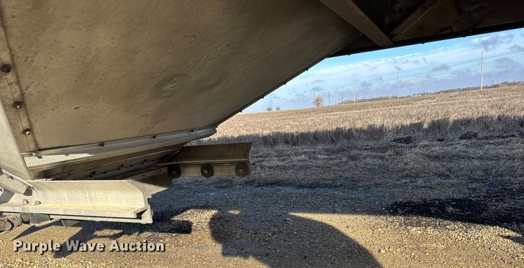 image for item FB0487 2013 Cornhusker grain trailer
