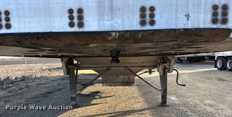image for item FB0487 2013 Cornhusker grain trailer