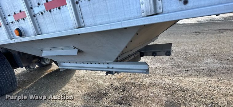image for item FB0487 2013 Cornhusker grain trailer