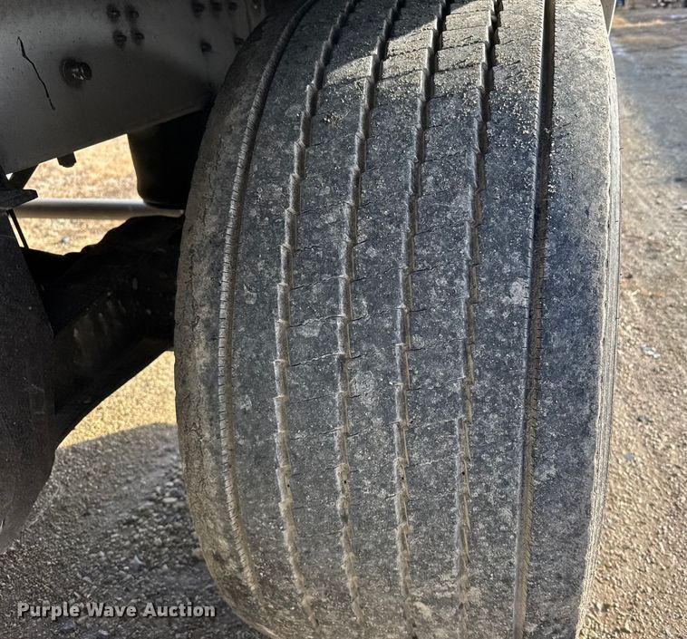 image for item FB0487 2013 Cornhusker grain trailer