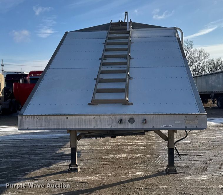 image for item FB0488 2019 Maxxim Sand trailer  bottom dump trailer