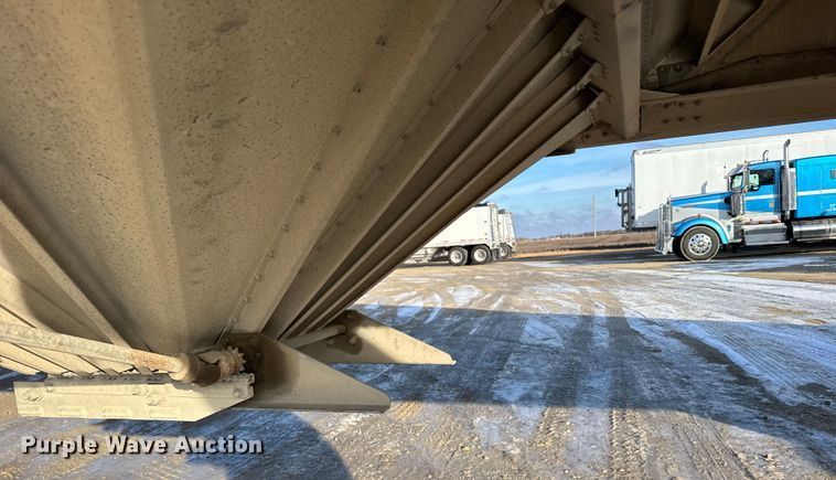 image for item FB0488 2019 Maxxim Sand trailer  bottom dump trailer