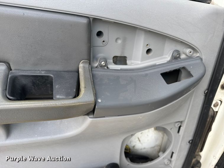 image for item FB0490 2004 Freightliner Columbia semi truck