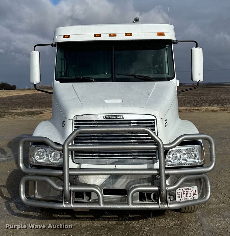 image for item FB0491 1999 Freightliner Century Class semi truck