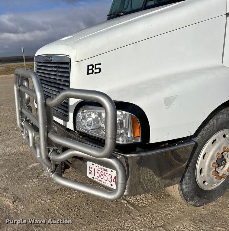 image for item FB0491 1999 Freightliner Century Class semi truck