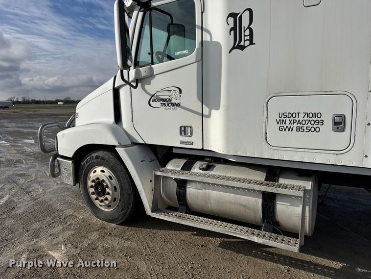 image for item FB0491 1999 Freightliner Century Class semi truck