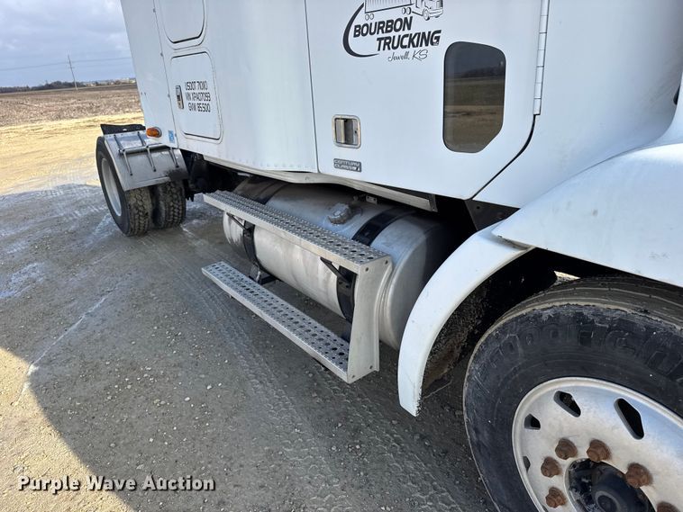 image for item FB0491 1999 Freightliner Century Class semi truck