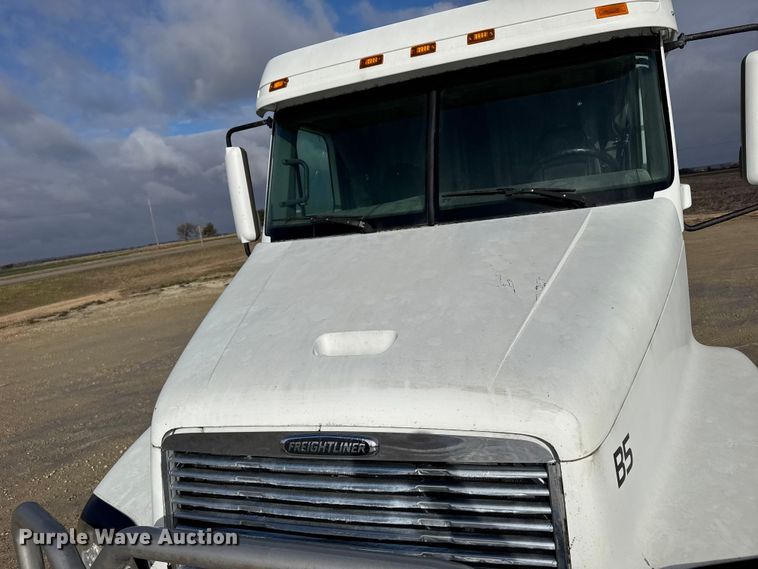 image for item FB0491 1999 Freightliner Century Class semi truck