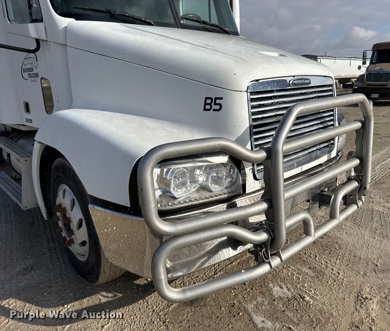 image for item FB0491 1999 Freightliner Century Class semi truck