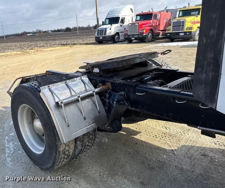 image for item FB0491 1999 Freightliner Century Class semi truck