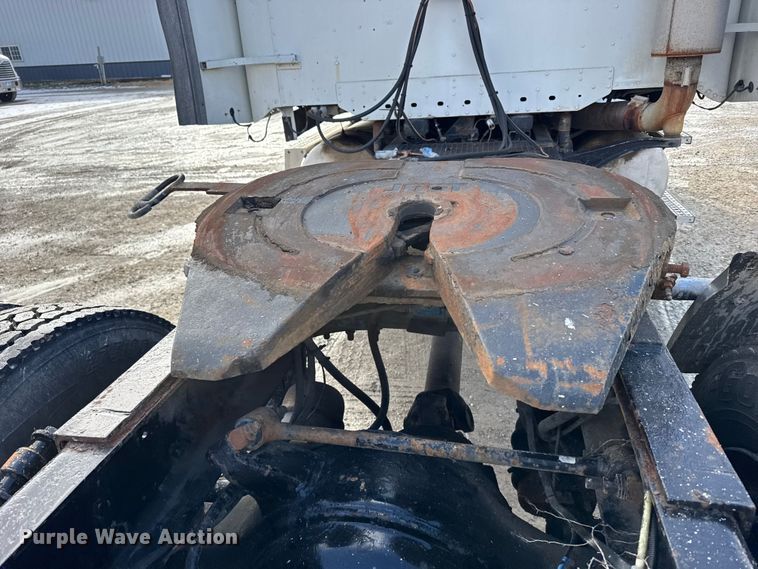 image for item FB0491 1999 Freightliner Century Class semi truck