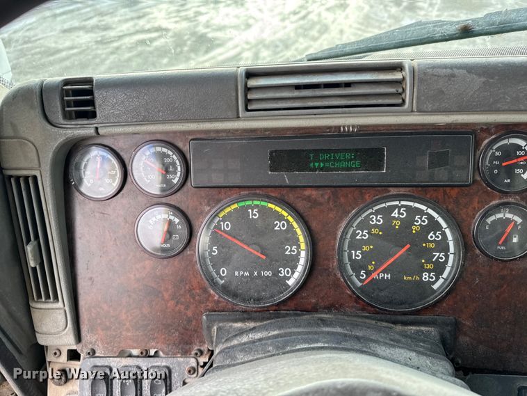 image for item FB0491 1999 Freightliner Century Class semi truck